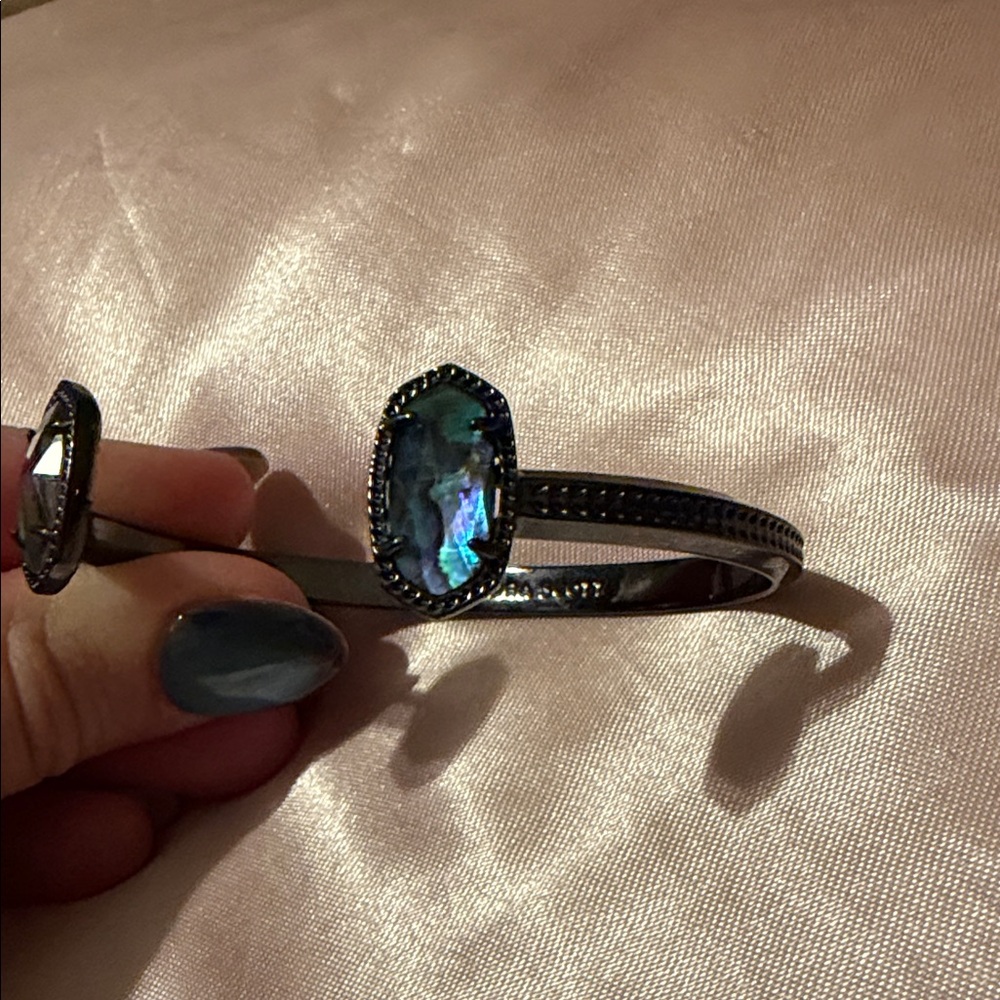 Kendra Scott Iridescent Abalone Cuff Bracelet in Blue-Green